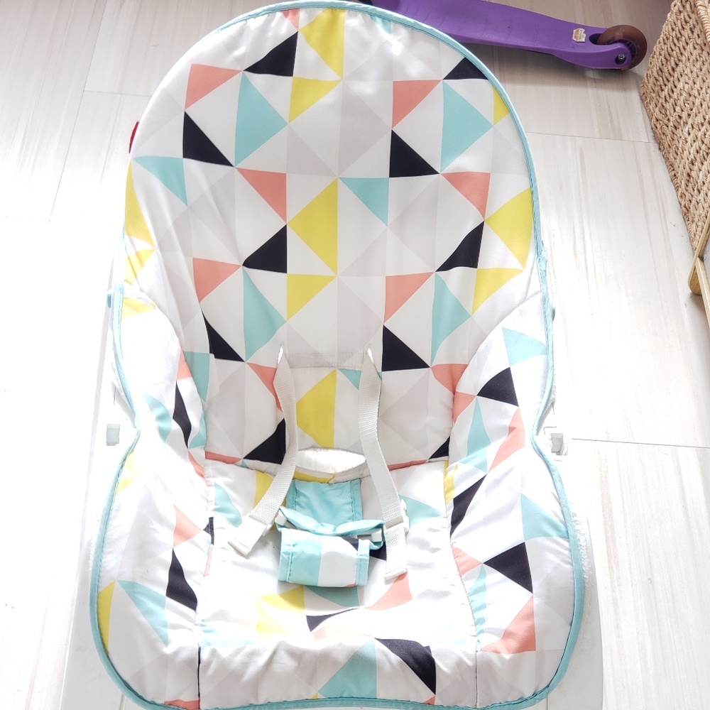 Fisher Price Baby/Toddler Vibrating Chair